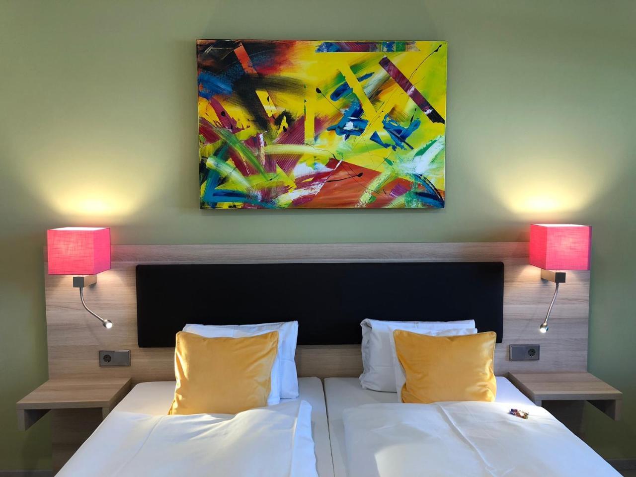 Hotel „Zur Linde“ Эинген Экстерьер фото