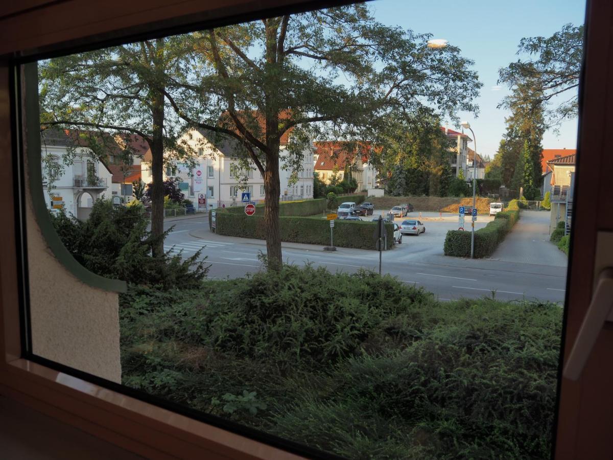Hotel „Zur Linde“ Эинген Экстерьер фото